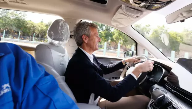 El presidente de la Xunta, Alfonso Rueda, durante su visita a SAIC en China