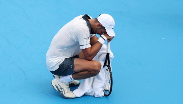 Novak Djokovic lidiando con el calor en el Masters 1000 de Cincinnati