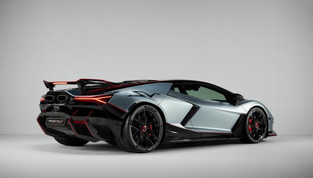 Lamborghini Revuelto