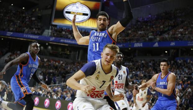 Enes Kanter, en un partido en España entre Real Madrid y Oklahoma City Thunder