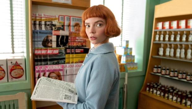 Fotograma de Anya Taylor Joy como Gámbito de dama