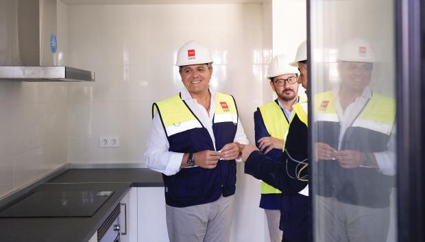Jorge Rodrigo, ha visitado este miércoles una de las promociones que el Ejecutivo autonómico ultima en el Ensanche de Vallecas