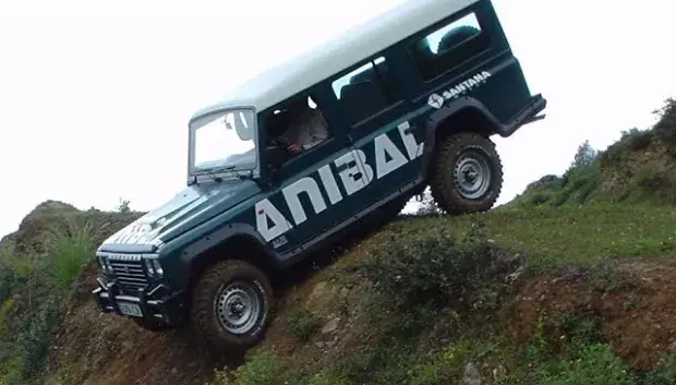 Los coches fueron fabricados en Linares con licencia de Land Rover