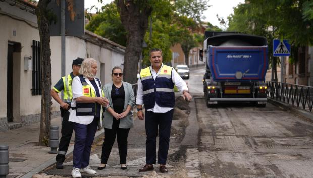 Jorge Rodrigo ha supervisado este jueves los trabajos de la M-521, en la travesía de Quijorna