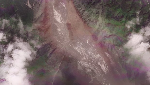 Imagen satelital muestra los valles cerca de la frontera entre Nepal y China tras la riada