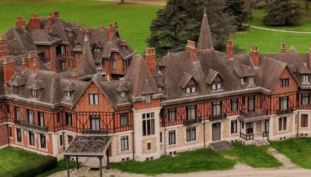 El castillo de Betz, en Francia, que Mohamed VI ha puesto a la venta