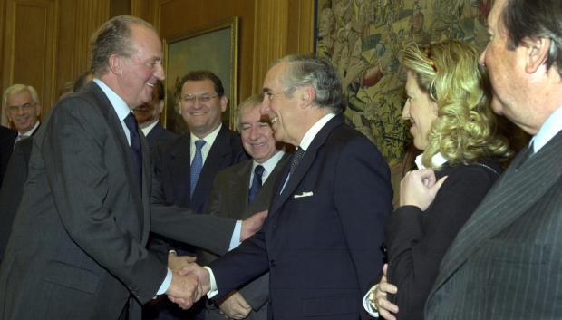 Carlos Espinosa de los Monteros, en una audiencia con el Rey Juan Carlos, año 2003