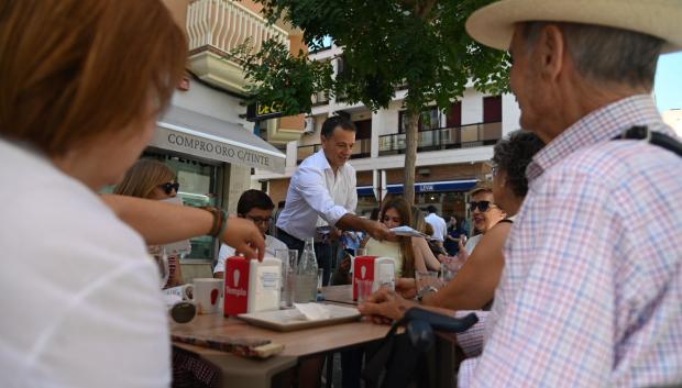 El alcalde de Albacete, Manuel Serrano, durante el acto de presentación de la programación de la Feria de Albacete 2026