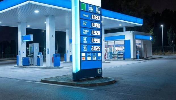 Los precios de los carburantes apenas notan las ayudas