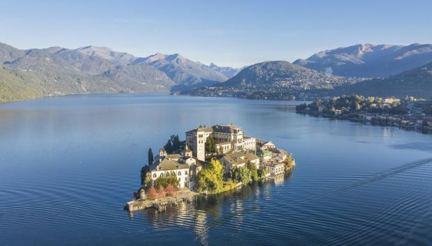Isla de San Giulio, en el piamontés lago de Orta