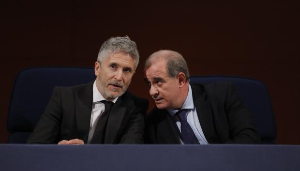 (El ministro del Interior, Fernando Grande-Marlaska y el director general de la policia, Francisco Pardo, en 2019