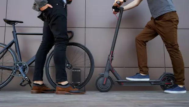 Los usuarios de patinete se quejan de las ventajas de las bicis