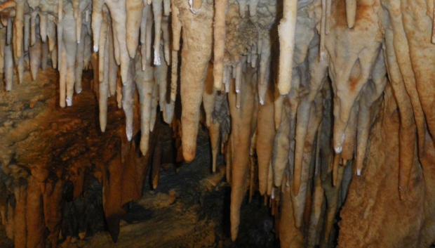 Interior de la cueva de Valdelajo, León