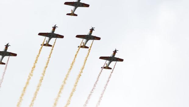 La Formación Mirlo exhibiéndose en el Día de la Hispanidad