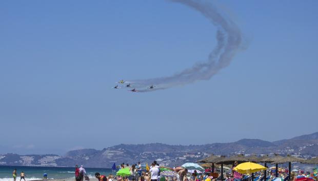 Así se ve como turista en la playa la echibición aérea
