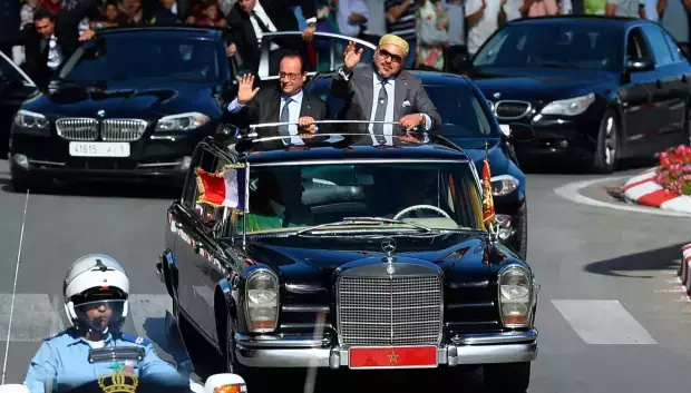 Mohamed VI en uno de los Mercedes presidenciales de su colección