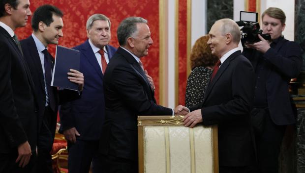 Putin saluda a los emisarios de EE.UU.