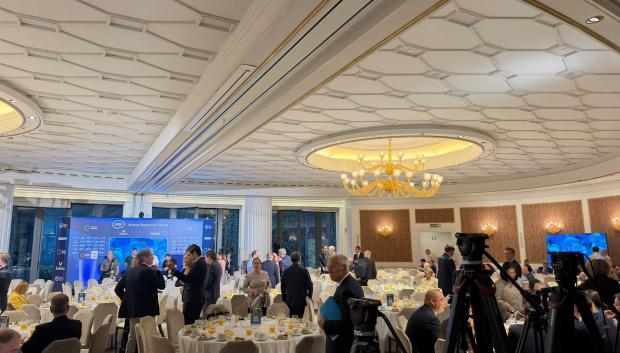 Momentos previos al desayuno informativo protagonizado por Vivas en Madrid