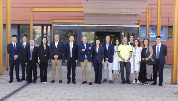 Visita de una delegación sanitaria china al centro de salud de Buenavista, en Toledo