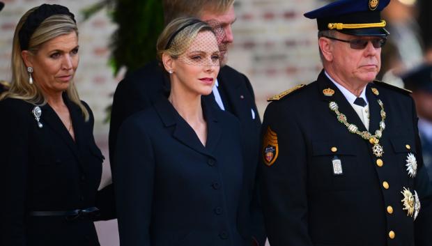 El Príncipe Alberto y la Princesa Charlene de Mónaco en la catedral de Oslo tras el funeral de Estado del rey Harald V, Oslo