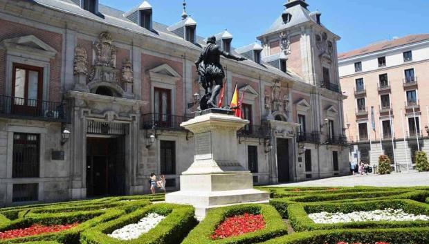 Plaza ubicada en el casco histórico de Madrid