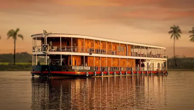 Barco de Pandaw Cruises en el Ganges