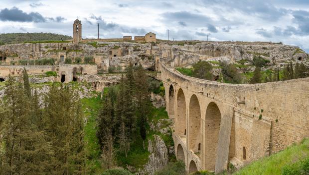 Vista panorámica del Ponte Acquedotto Madonna della Stella, Gravina en Puglia