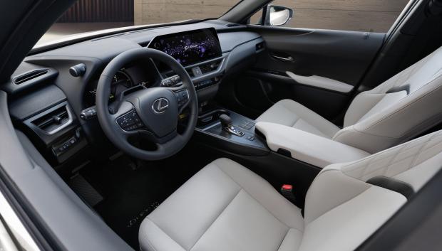 Lexus UX 2026