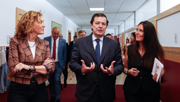 Fernández Mañueco y María Pardo visitan un colegio de Segovia, este miércoles