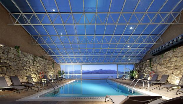 Piscina climatizada del Parador de Lorca