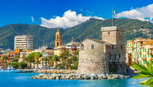 Castillo junto al agua en Rapallo
