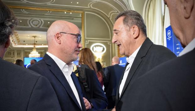 José Miguel Contreras, junto al delegado del Gobierno Francisco Martín