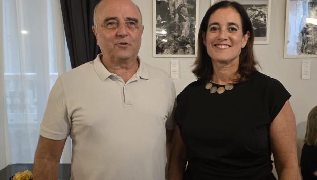 Enrique Borredá con la gerente del Casino, Ana Ibáñez