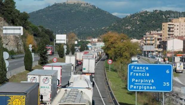 La patronal advierte a los camiones que entran en Francia