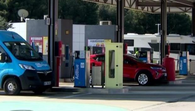 Conductores vascos vienen en tropel a repostar a España