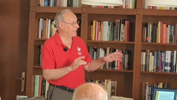 Eliseo Collazo, durante la charla