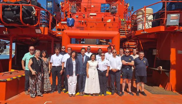 Los participantes en el acto han podido visitar el buque de Salvamento Marítimo 'Marta Mata'.