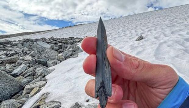 Punta de flecha de pizarra hallada en Noruega