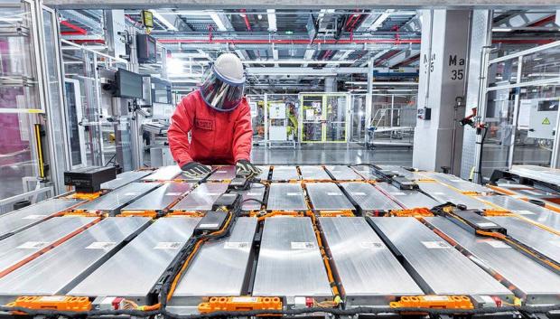 La realidad es que sin ayuda china en Europa no somos capaces de fabricar baterías