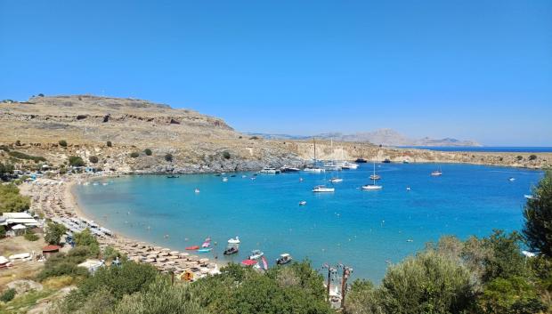 Vista de la playa de Lindos, uno de los centros turísticos más populares de Rodas