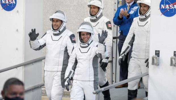 Los cuatro integrantes de la misión SpaceX Crew-13 a la Estación Espacial Internacional (EEI)