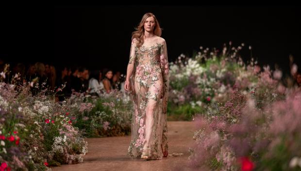 Imagen del desfile de Elie Saab