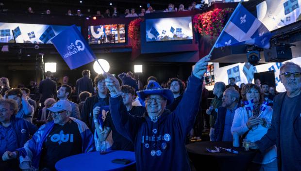 Celebraciones en la sede del Partido Quebequés