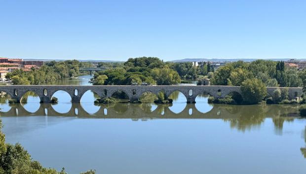 Puente de Piedra sobre el río Duero
