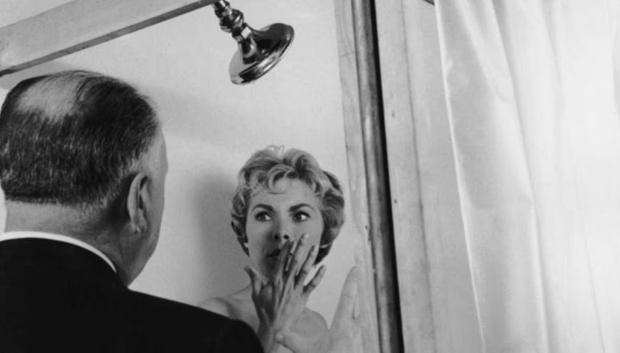 Alfred Hitchcock y Janet Leigh, en Psicosis
