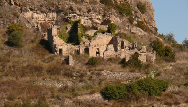 Visita del pueblo abandonado de Selma en la Comarca del Alt Camp, en Cataluña.