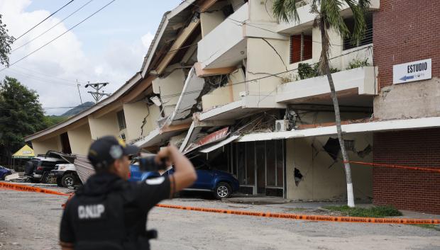 Edificio colapsado tras el temblor en Panamá