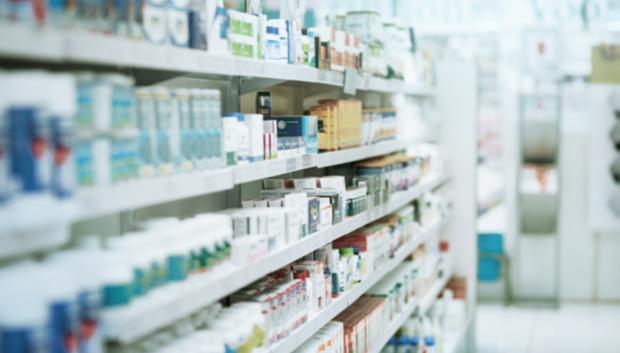 Medicamentos en una farmacia