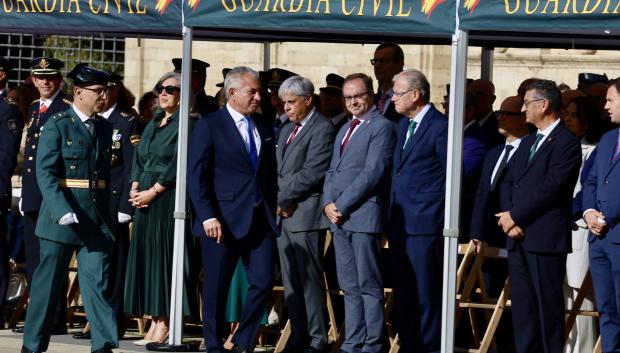 Acto institucional con motivo de la Festividad de la Virgen del Pilar, patrona de la Guardia Civil, presidido por el general de brigada Miguel Sánchez Guerrero, jefe de la 12 Zona de la Guardia Civil, y el delegado del Gobierno, Nicanor Sen Vélez