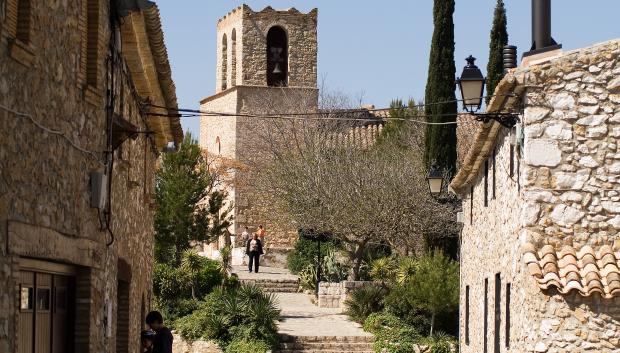 Iglesia parroquial de Sant Pere y Sant Feliu, en Olivella (Garraf), Cataluña.